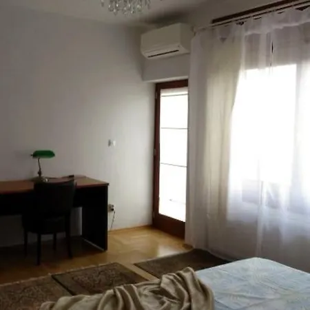 Laszlo Apartman *